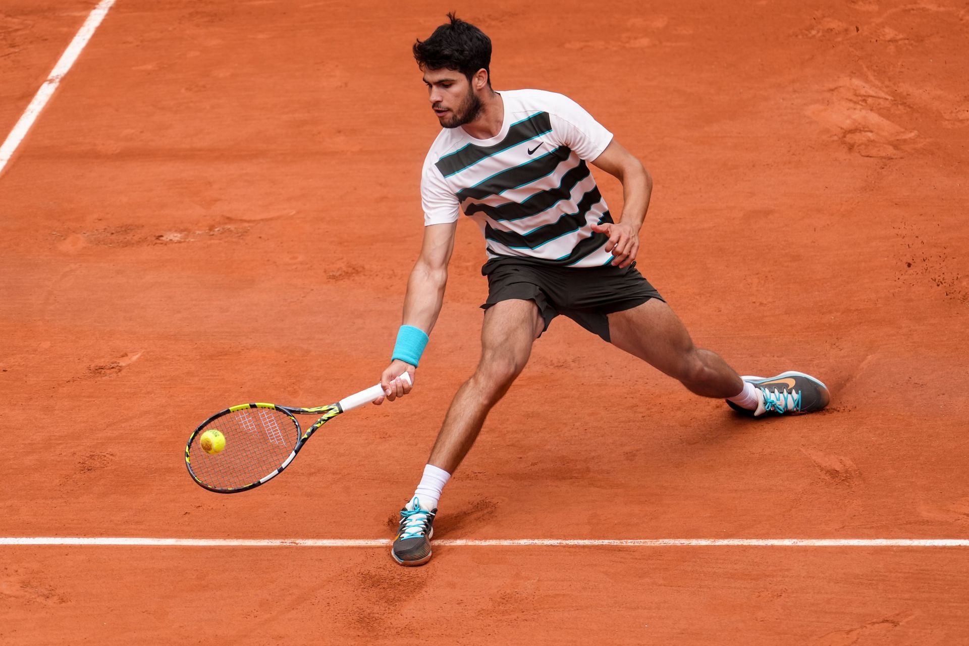 Alcaraz in action at the 2025 French Open - Day Two - Source: Getty